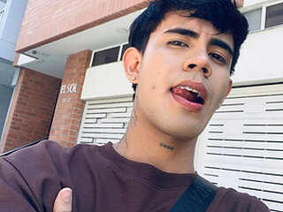 Collin_of1's Live Cam