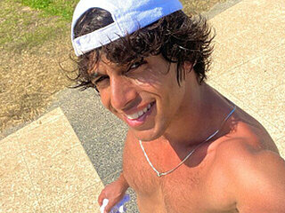 dariohere's Live Cam