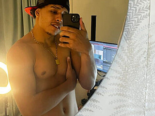 Adrian_Volt_'s Live Cam